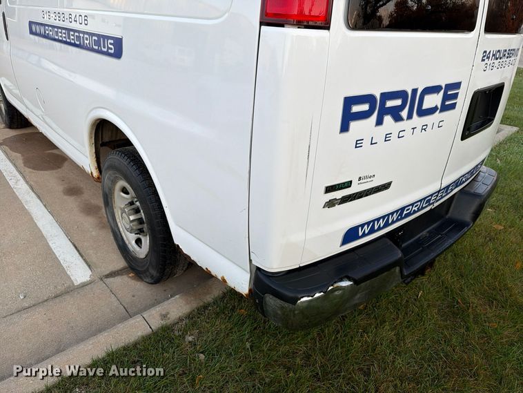 image for item EX1174 2010 Chevrolet Express 2500 van