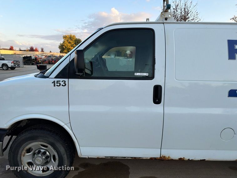 image for item EX1174 2010 Chevrolet Express 2500 van