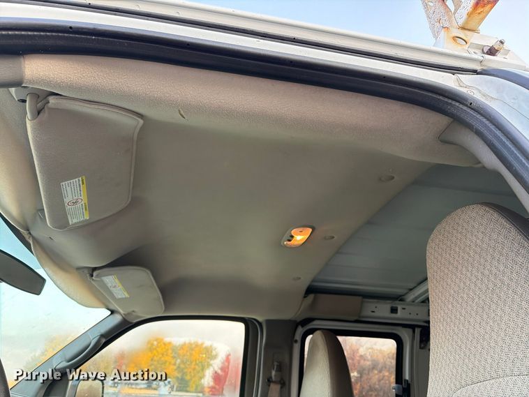 image for item EX1174 2010 Chevrolet Express 2500 van