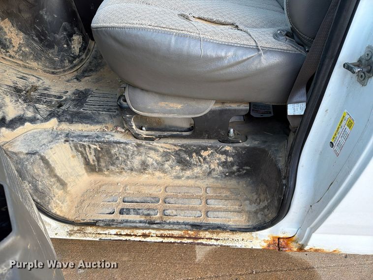 image for item EX1174 2010 Chevrolet Express 2500 van