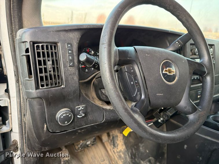 image for item EX1174 2010 Chevrolet Express 2500 van