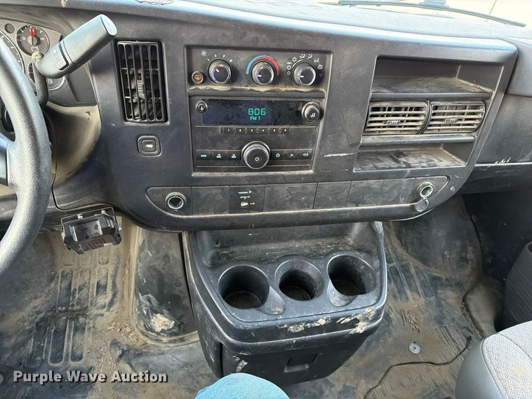 image for item EX1174 2010 Chevrolet Express 2500 van