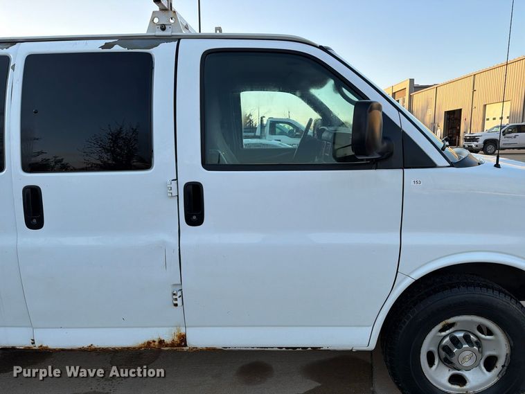 image for item EX1174 2010 Chevrolet Express 2500 van