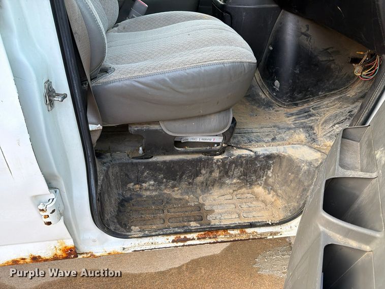 image for item EX1174 2010 Chevrolet Express 2500 van