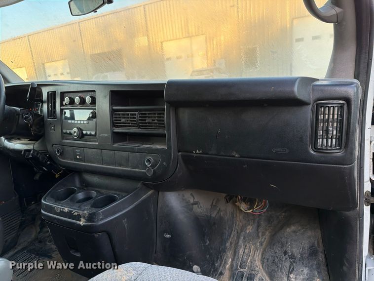 image for item EX1174 2010 Chevrolet Express 2500 van