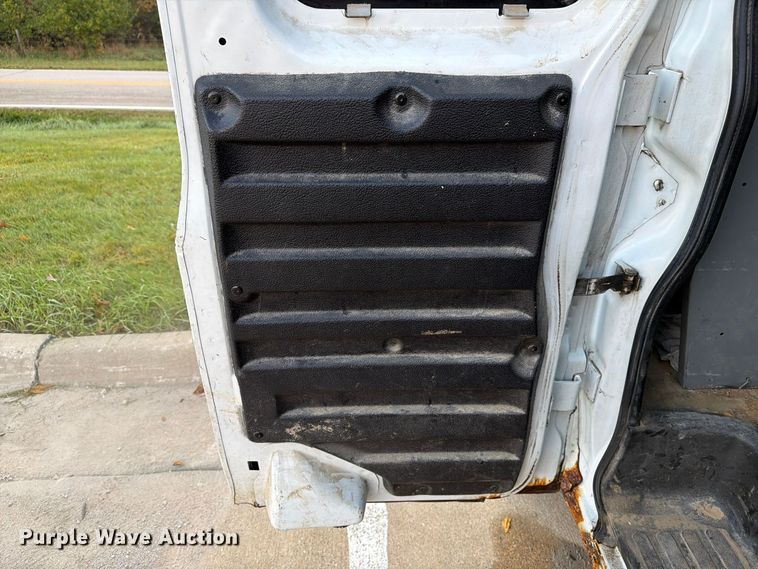 image for item EX1174 2010 Chevrolet Express 2500 van