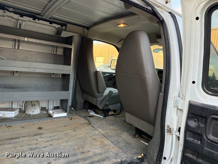 image for item EX1174 2010 Chevrolet Express 2500 van