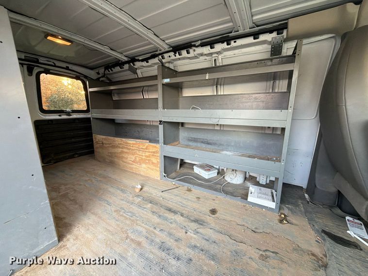 image for item EX1174 2010 Chevrolet Express 2500 van