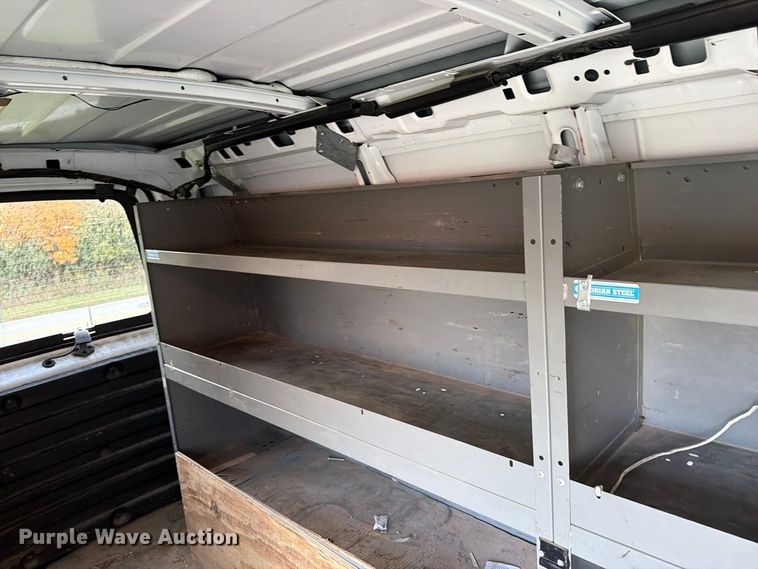 image for item EX1174 2010 Chevrolet Express 2500 van