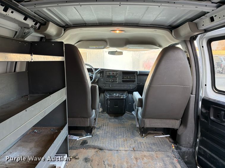 image for item EX1174 2010 Chevrolet Express 2500 van