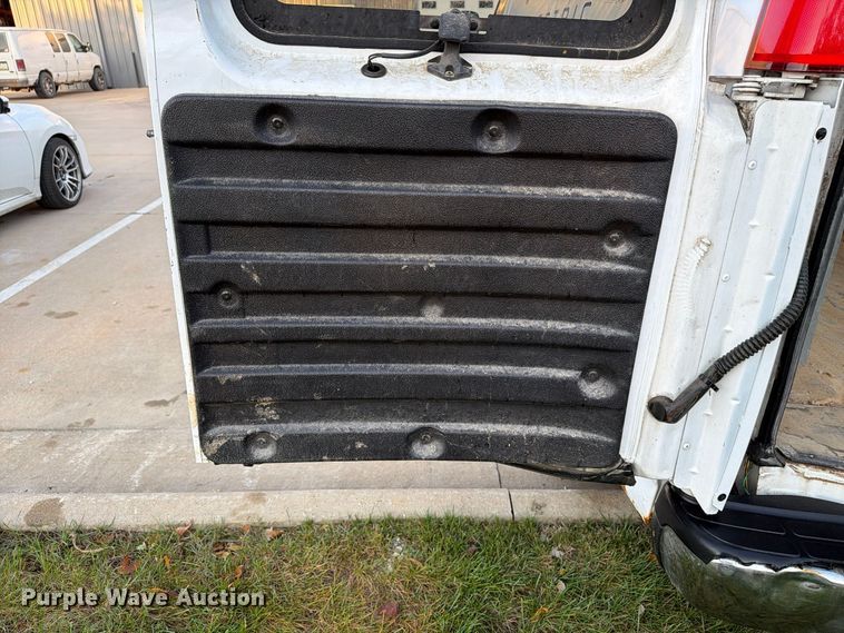 image for item EX1174 2010 Chevrolet Express 2500 van
