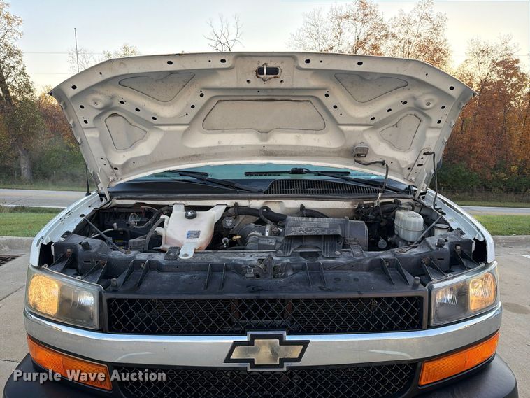 image for item EX1174 2010 Chevrolet Express 2500 van