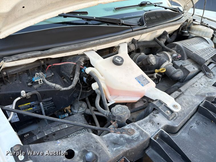 image for item EX1174 2010 Chevrolet Express 2500 van