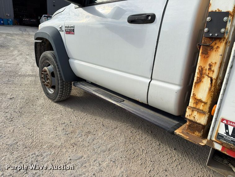 image for item EX1175 2008 Dodge Ram 5500 bucket truck