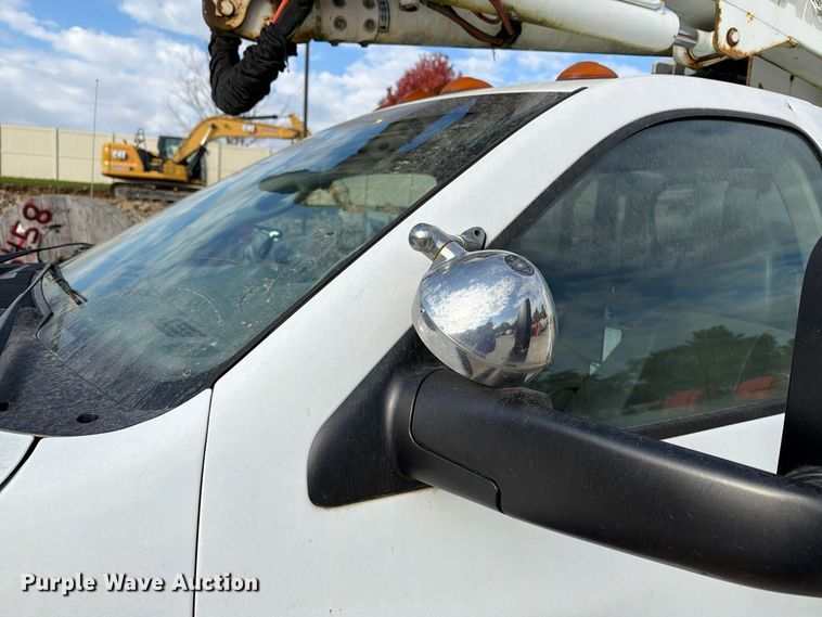 image for item EX1175 2008 Dodge Ram 5500 bucket truck