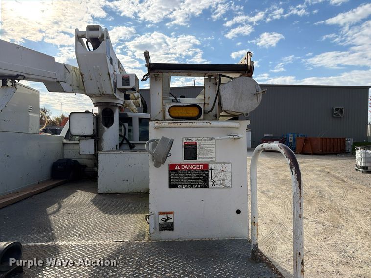 image for item EX1175 2008 Dodge Ram 5500 bucket truck