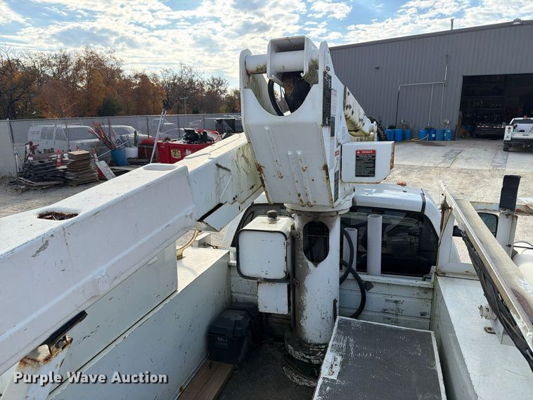 image for item EX1175 2008 Dodge Ram 5500 bucket truck