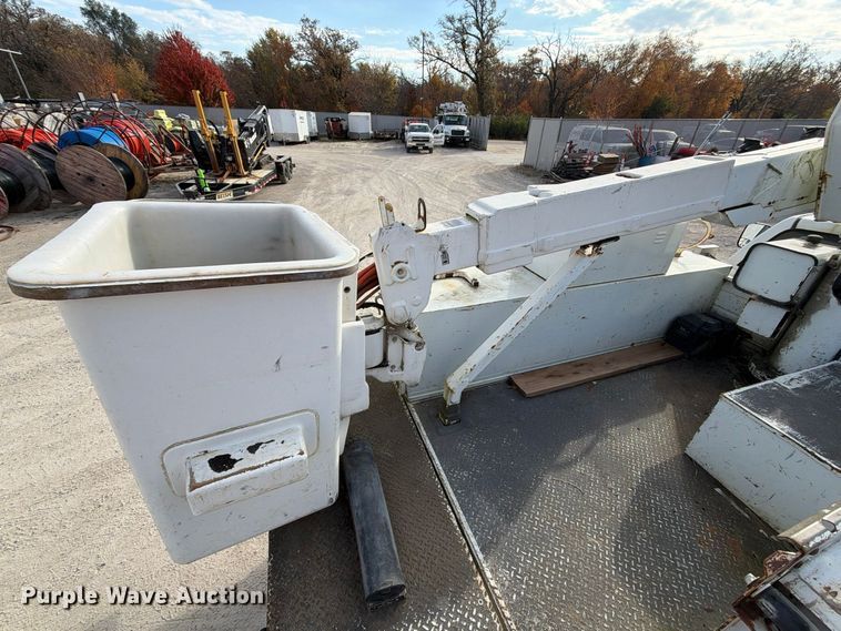 image for item EX1175 2008 Dodge Ram 5500 bucket truck
