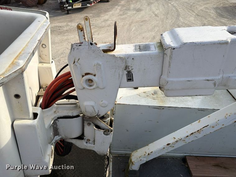 image for item EX1175 2008 Dodge Ram 5500 bucket truck