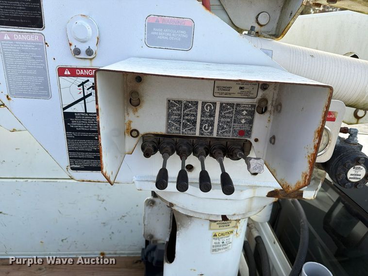 image for item EX1175 2008 Dodge Ram 5500 bucket truck