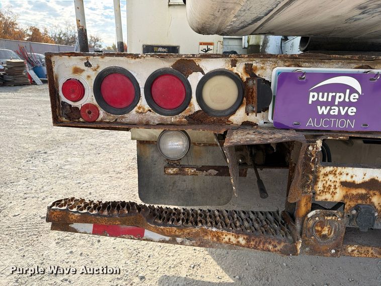 image for item EX1175 2008 Dodge Ram 5500 bucket truck