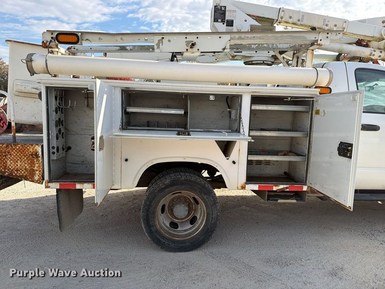 image for item EX1175 2008 Dodge Ram 5500 bucket truck
