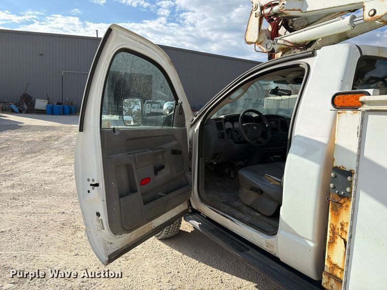 image for item EX1175 2008 Dodge Ram 5500 bucket truck