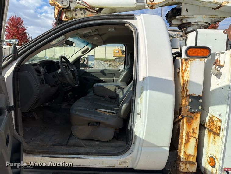 image for item EX1175 2008 Dodge Ram 5500 bucket truck
