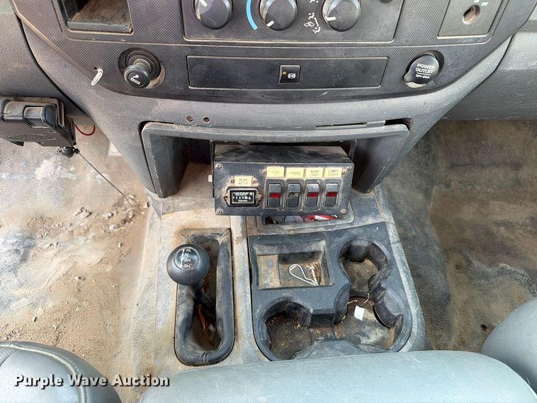 image for item EX1175 2008 Dodge Ram 5500 bucket truck