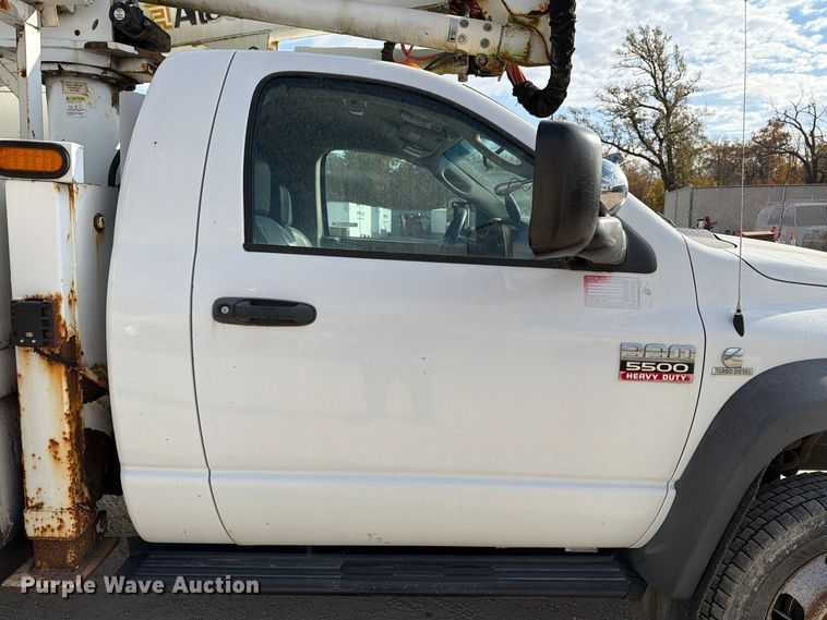 image for item EX1175 2008 Dodge Ram 5500 bucket truck
