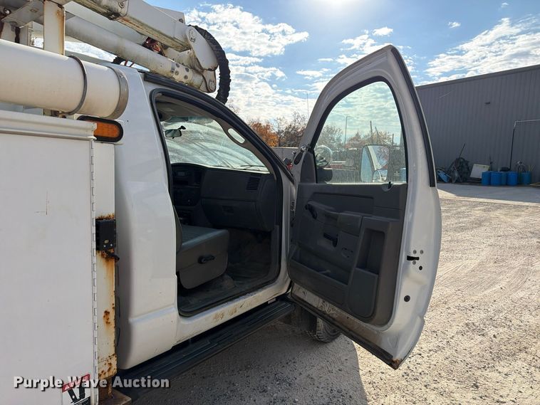 image for item EX1175 2008 Dodge Ram 5500 bucket truck