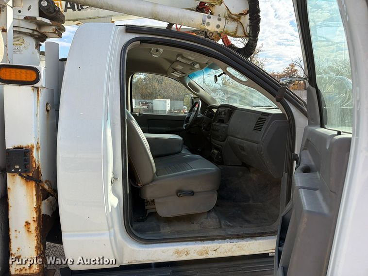 image for item EX1175 2008 Dodge Ram 5500 bucket truck