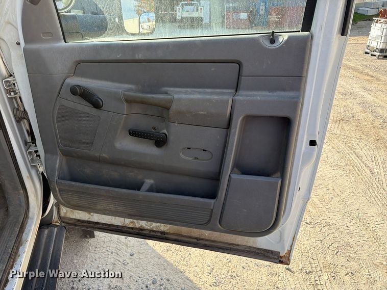 image for item EX1175 2008 Dodge Ram 5500 bucket truck