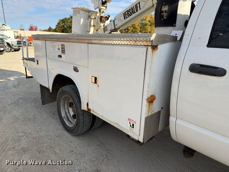 image for item EX1177 2009 Dodge Ram 5500 ext. cab bucket truck