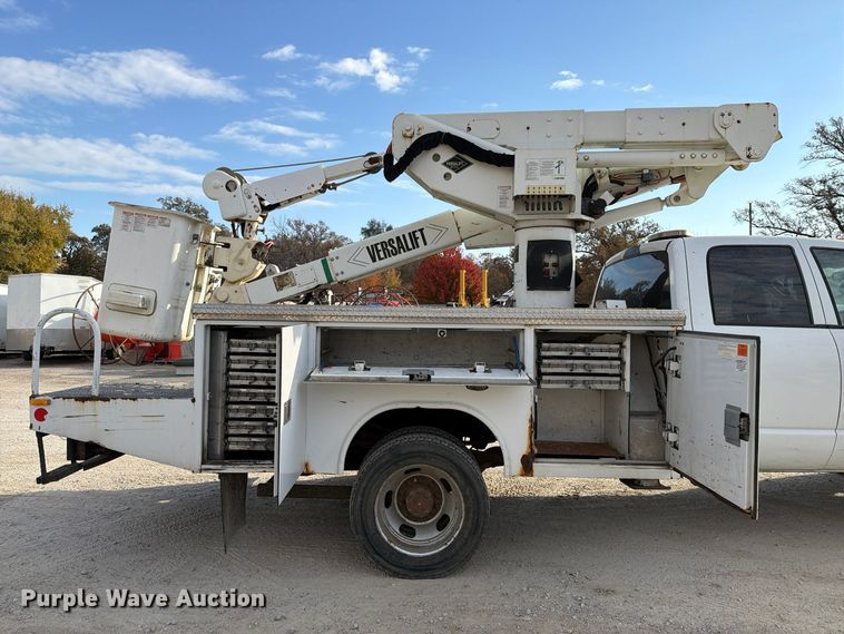 image for item EX1177 2009 Dodge Ram 5500 ext. cab bucket truck