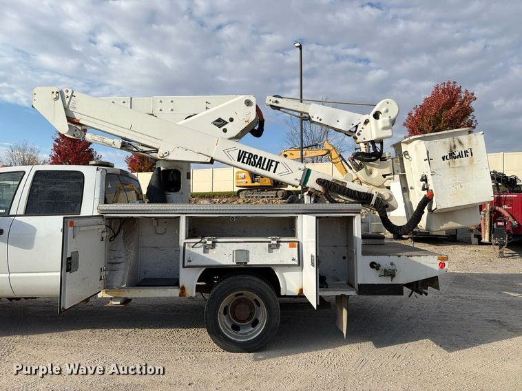 image for item EX1177 2009 Dodge Ram 5500 ext. cab bucket truck