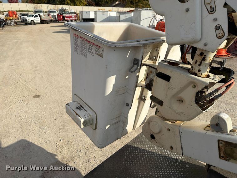 image for item EX1177 2009 Dodge Ram 5500 ext. cab bucket truck