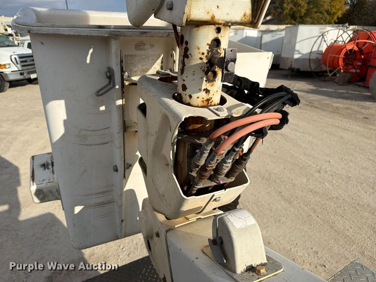 image for item EX1177 2009 Dodge Ram 5500 ext. cab bucket truck
