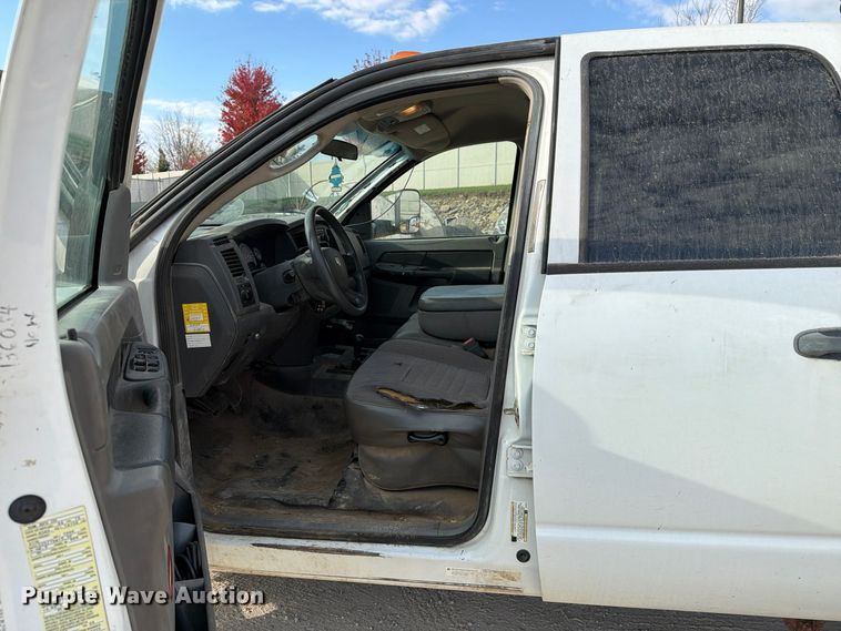image for item EX1177 2009 Dodge Ram 5500 ext. cab bucket truck