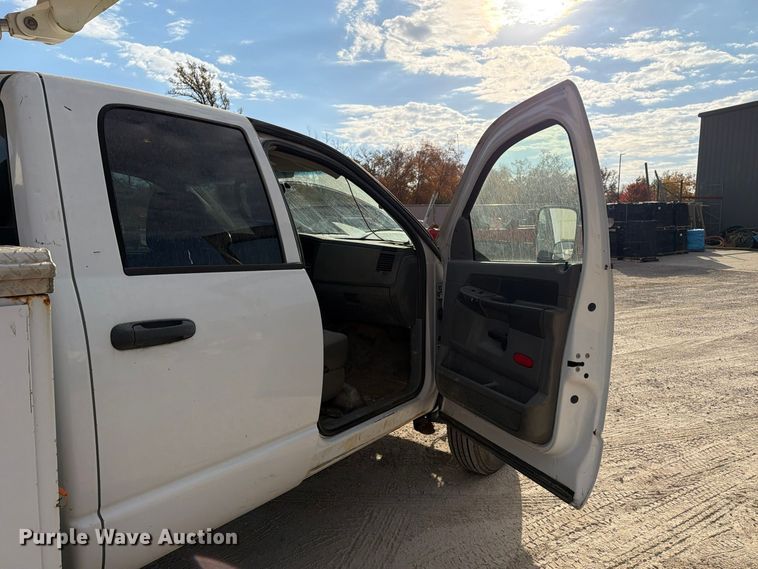 image for item EX1177 2009 Dodge Ram 5500 ext. cab bucket truck