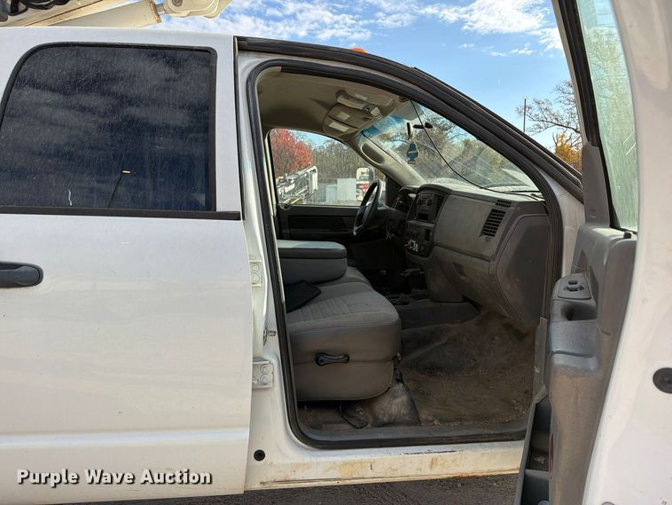 image for item EX1177 2009 Dodge Ram 5500 ext. cab bucket truck