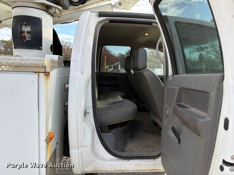 image for item EX1177 2009 Dodge Ram 5500 ext. cab bucket truck
