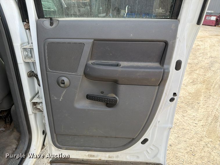 image for item EX1177 2009 Dodge Ram 5500 ext. cab bucket truck