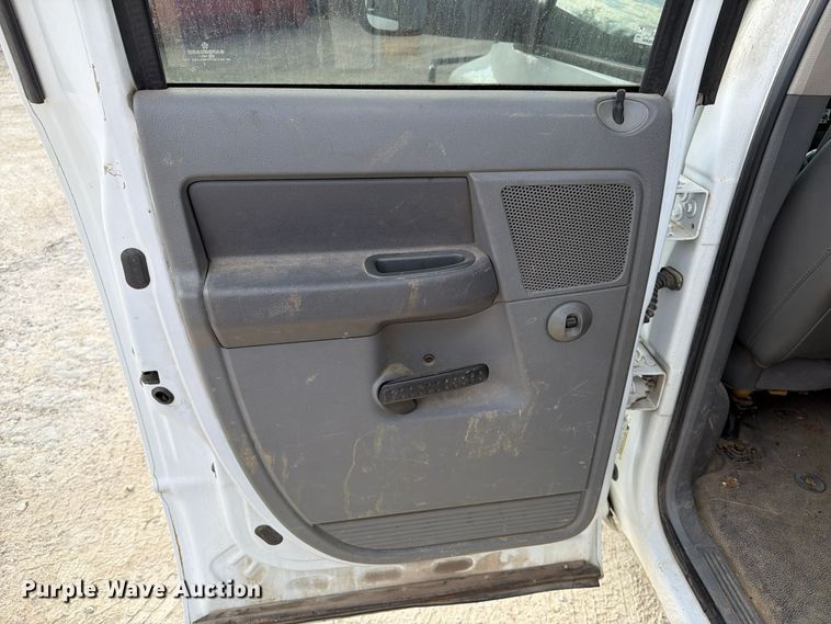 image for item EX1177 2009 Dodge Ram 5500 ext. cab bucket truck