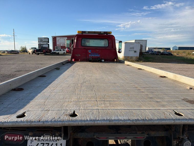 image for item EX1496 1997 International 4700 rollback truck