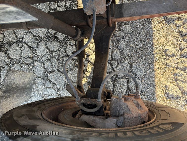 image for item EX1496 1997 International 4700 rollback truck