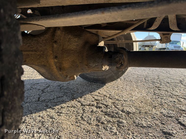 image for item EX1496 1997 International 4700 rollback truck