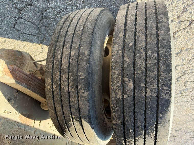 image for item EX1496 1997 International 4700 rollback truck