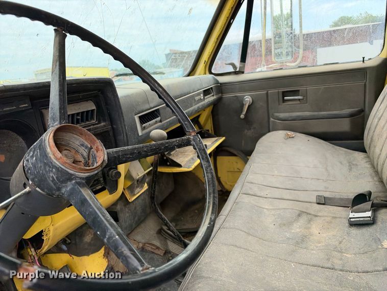 image for item EX2307 1986 GMC 7000 box truck