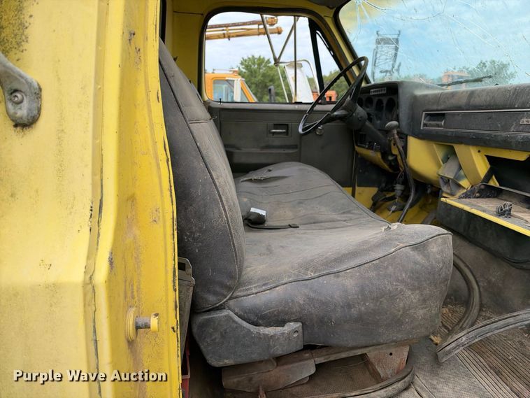 image for item EX2307 1986 GMC 7000 box truck